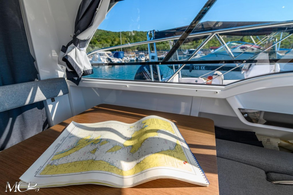 Yacht BENETEAU - Antares 8 OB "450 KK"