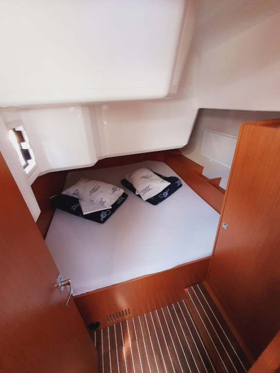 Yacht BAVARIA - C42 "Lucia"