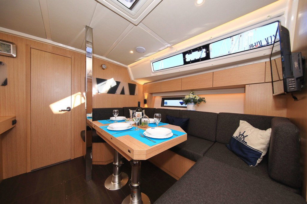 Yacht BAVARIA - C42 "Lizzy"