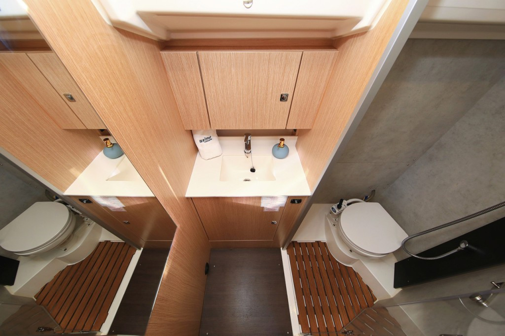 Yacht BAVARIA - C42 "Lizzy"