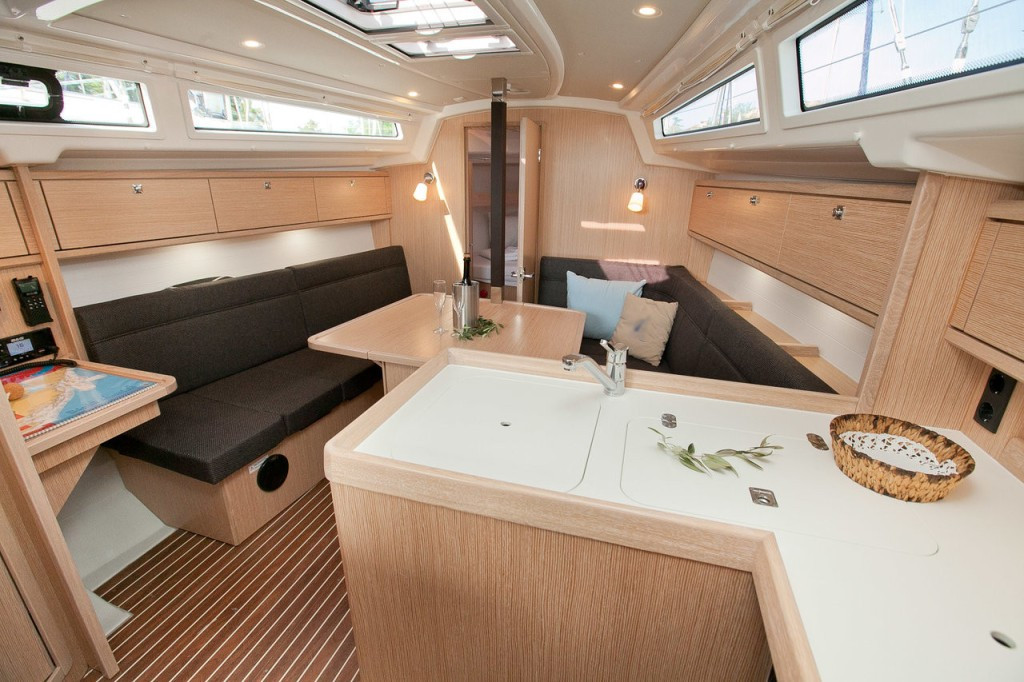 Yacht BAVARIA - Cruiser 34 Style "Cookie"