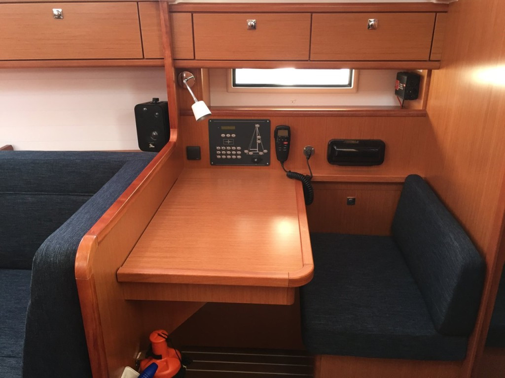 Yacht BAVARIA - Cruiser 41 "Yvonne"