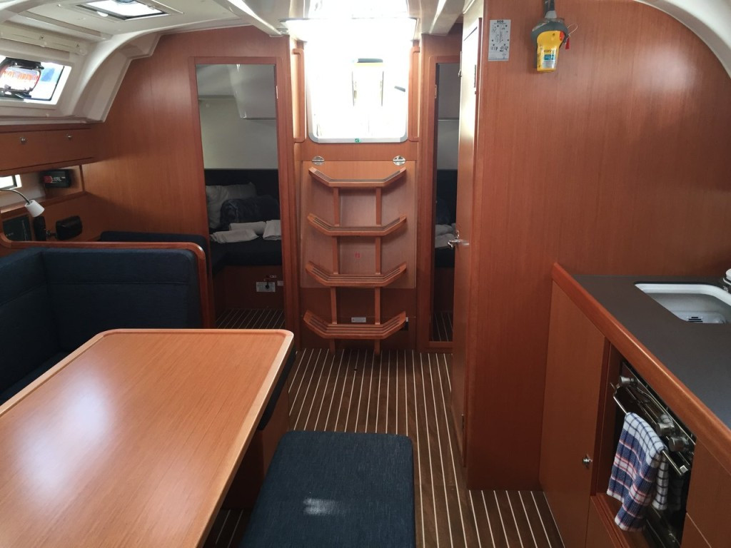 Yacht BAVARIA - Cruiser 41 "Yvonne"