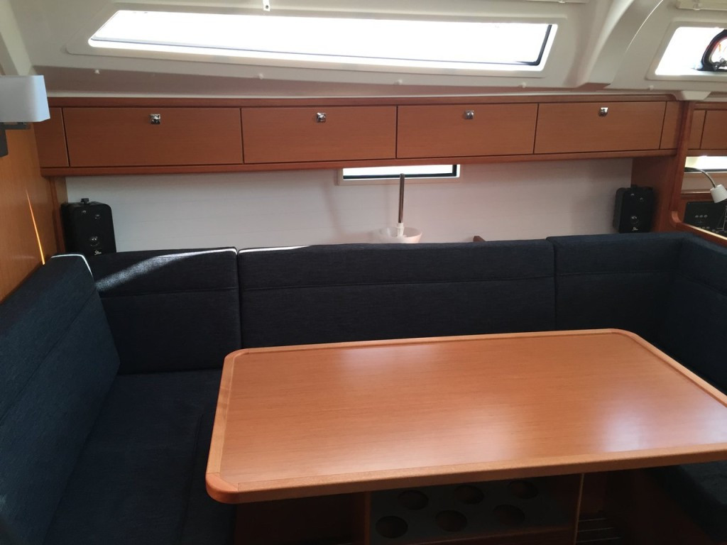 Yacht BAVARIA - Cruiser 41 "Yvonne"