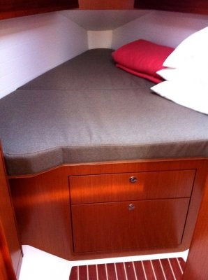 Yacht BAVARIA - Cruiser 32 "Izar"