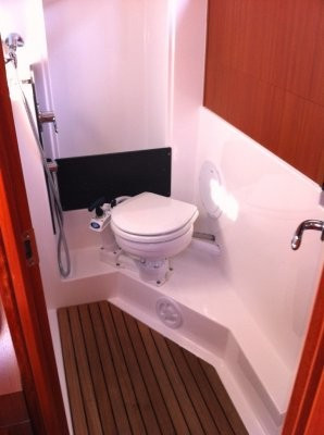 Yacht BAVARIA - Cruiser 32 "Izar"