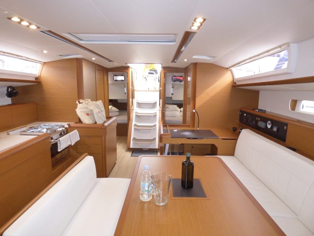 Yacht JEANNEAU - Sun Odyssey 519 "Geronimo"