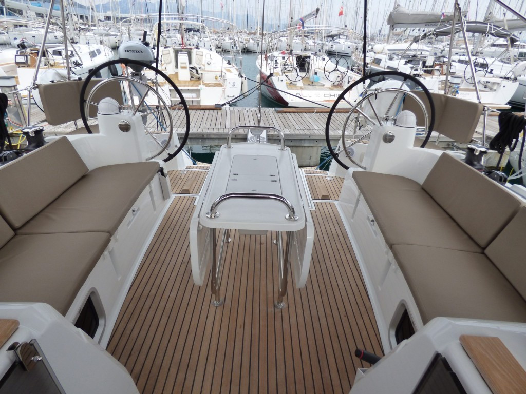 Yacht JEANNEAU - Sun Odyssey 519 "Geronimo"