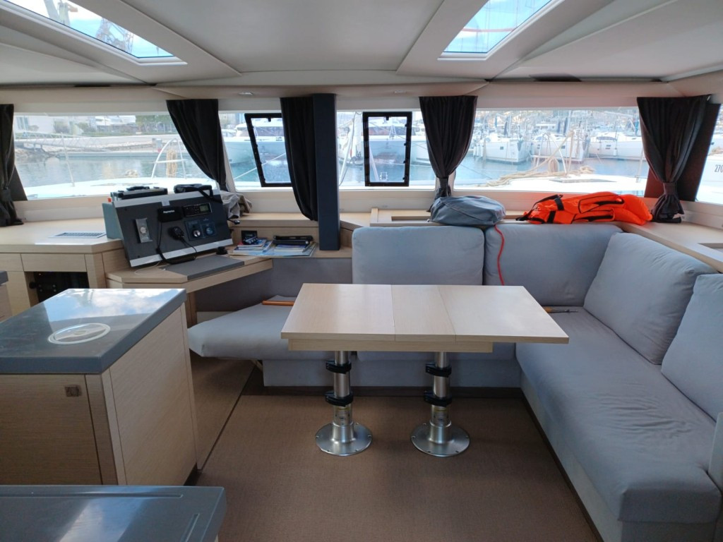 Yacht FOUNTAINE PAJOT - Saona 47 "Nina V"