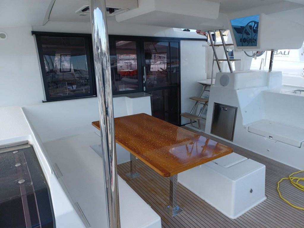 Yacht FOUNTAINE PAJOT - Saona 47 "Nina V"
