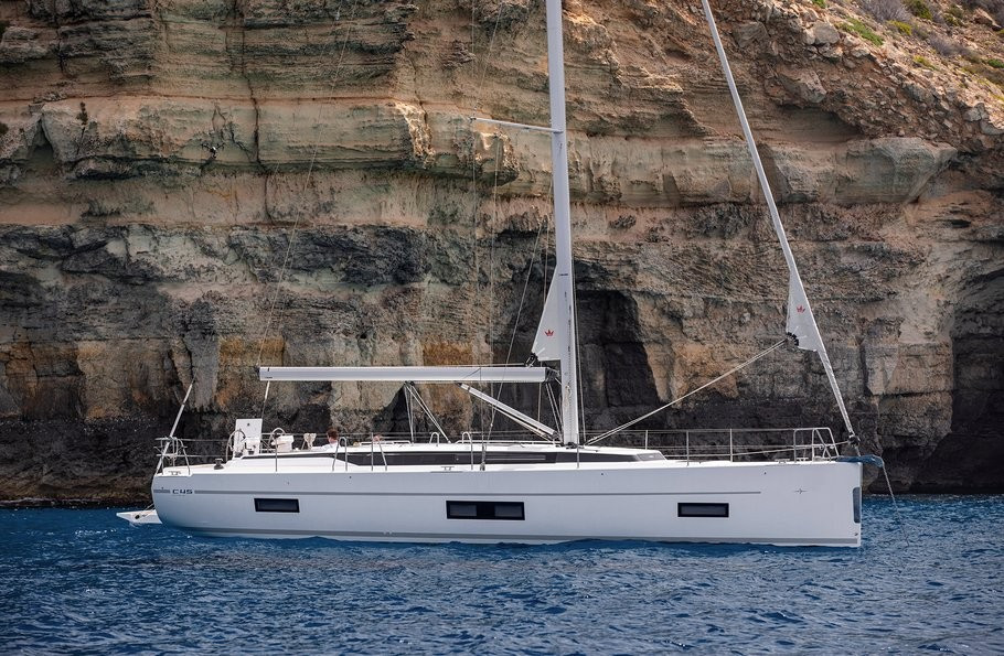 Yacht BAVARIA - C45 "Tanguera"