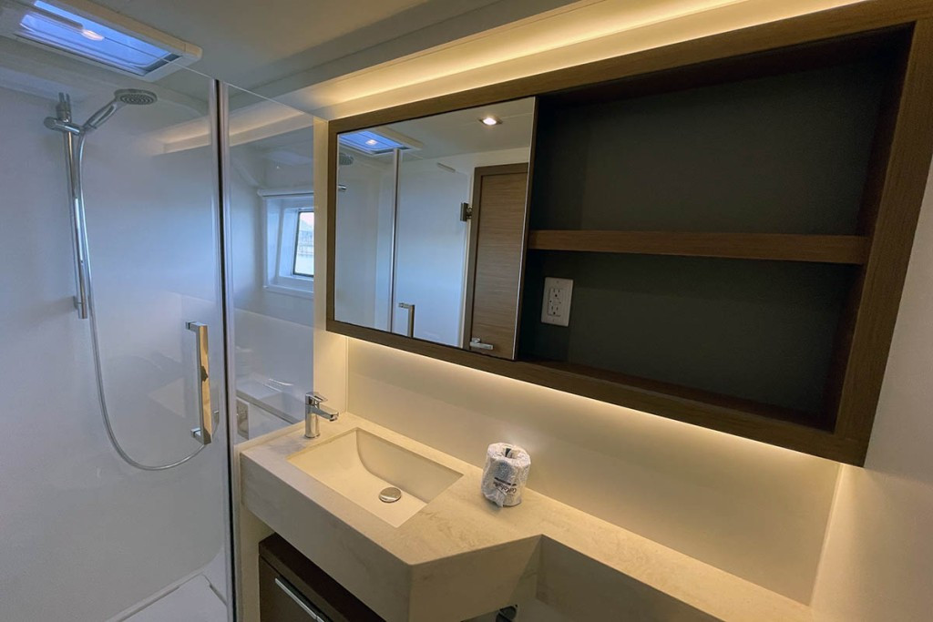 Yacht LAGOON - 50 "Ragnarök"