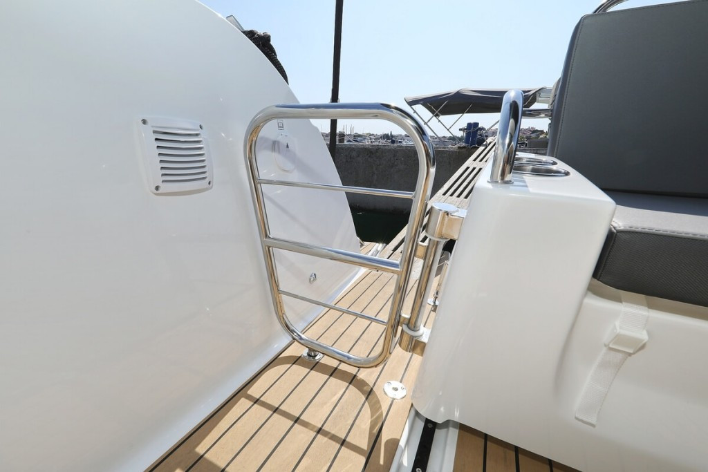 Yacht BENETEAU - Antares 9 OB "Freeya"