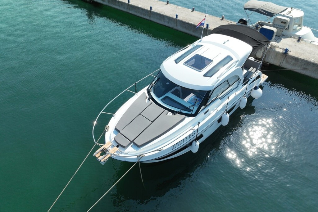 Yacht BENETEAU - Antares 9 OB "Freeya"