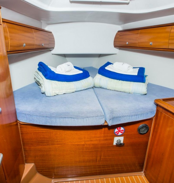 Yacht BAVARIA - 44 "Anis"