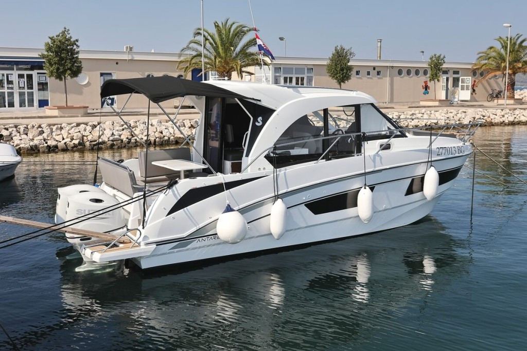 Yacht BENETEAU - Antares 9 OB "Freeya"