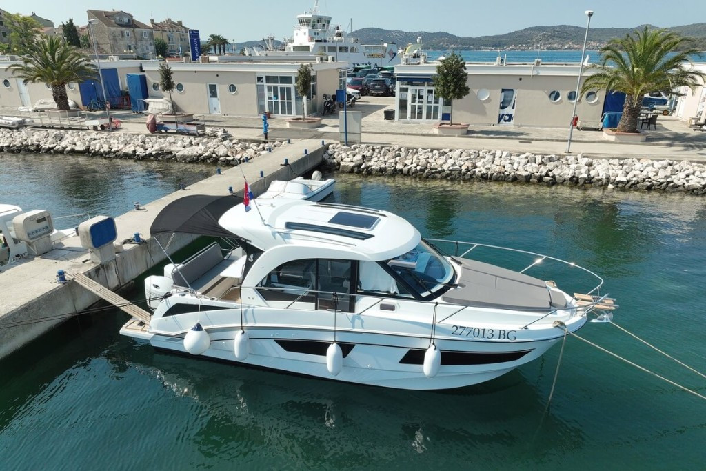 Yacht BENETEAU - Antares 9 OB "Freeya"