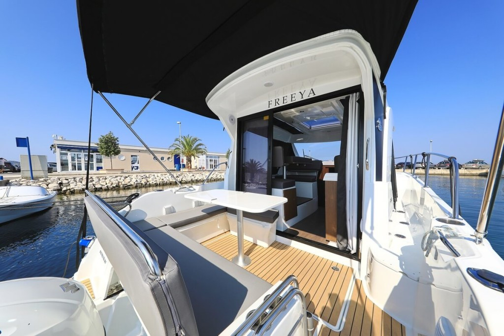 Yacht BENETEAU - Antares 9 OB "Freeya"