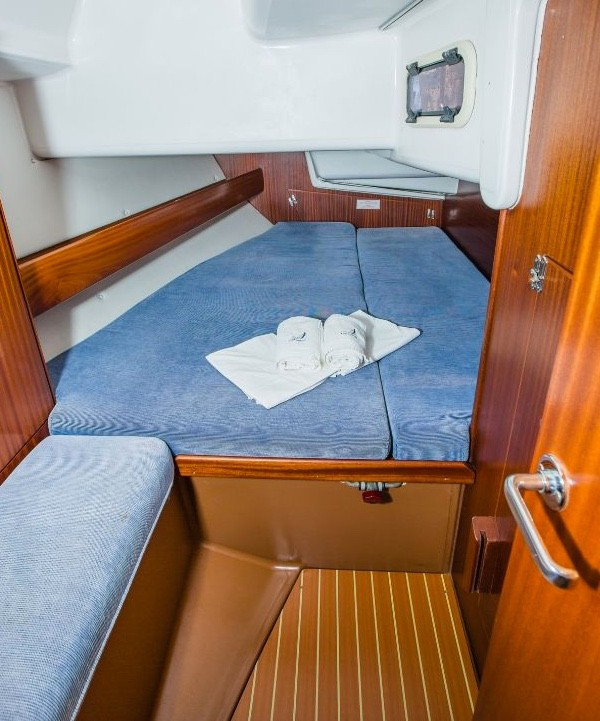 Yacht BAVARIA - 44 "Afrodita"