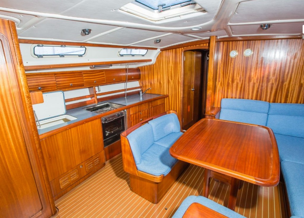 Yacht BAVARIA - 44 "Afrodita"