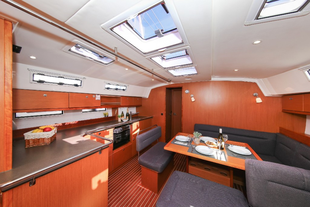 Yacht BAVARIA - Cruiser 45 "Wolke 7"