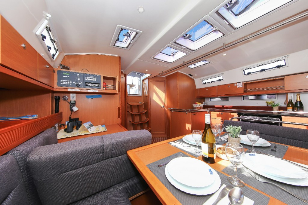 Yacht BAVARIA - Cruiser 45 "Wolke 7"