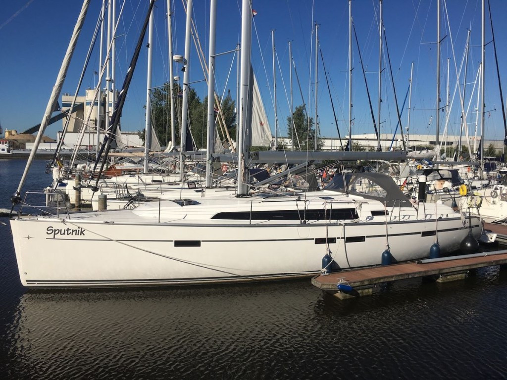 Yacht BAVARIA - Cruiser 46 "Sputnik"