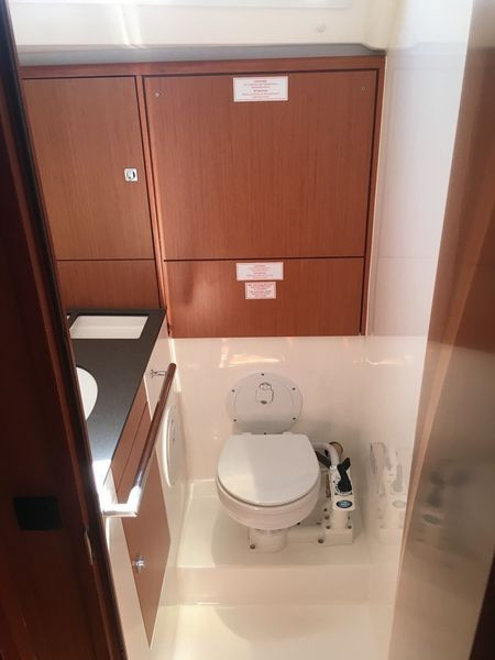 Yacht BAVARIA - Cruiser 46 "Sputnik"