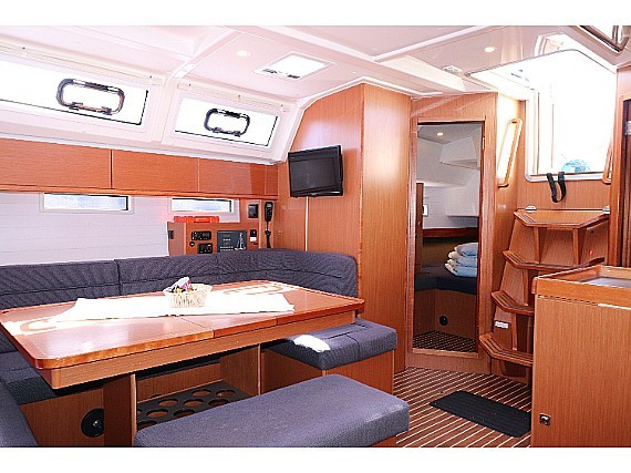 Yacht BAVARIA - Cruiser 46 "Ocean Breeze"