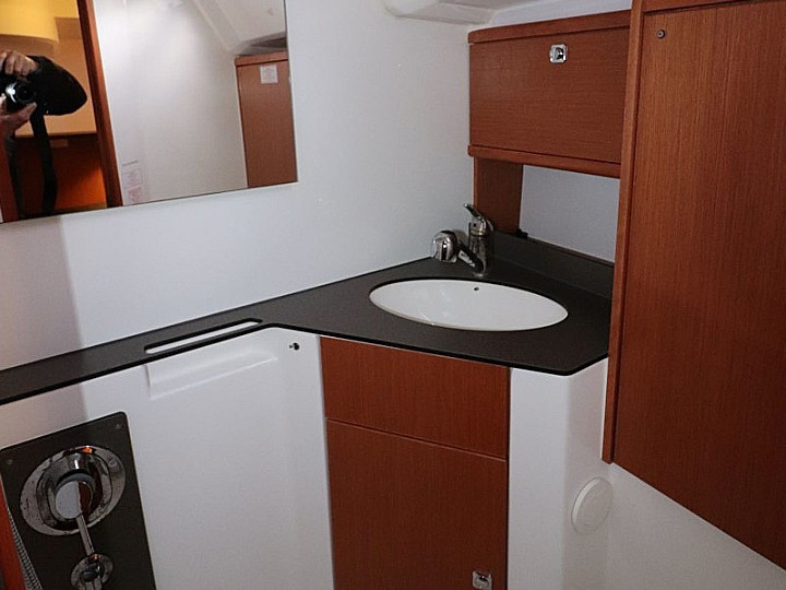 Yacht BAVARIA - Cruiser 46 "Ocean Breeze"