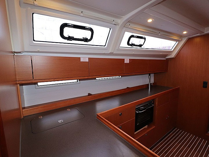 Yacht BAVARIA - Cruiser 46 "Ocean Breeze"