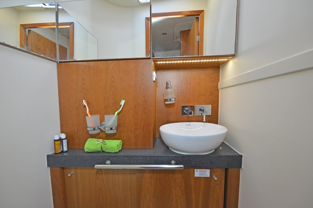 Yacht HANSE - 505 "Artina"