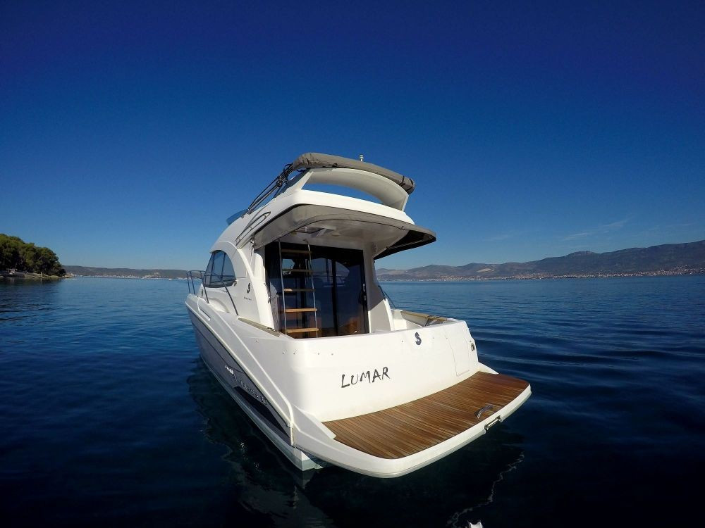 Yacht BENETEAU - Antares 30 fly "Lumar"