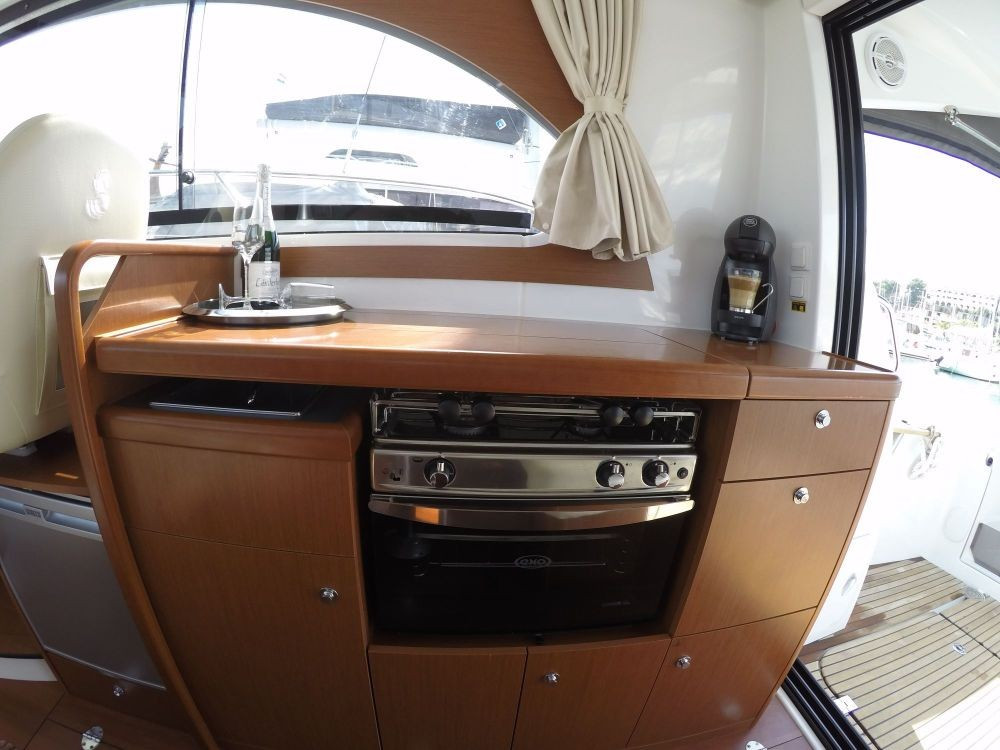 Yacht BENETEAU - Antares 30 fly "Lumar"