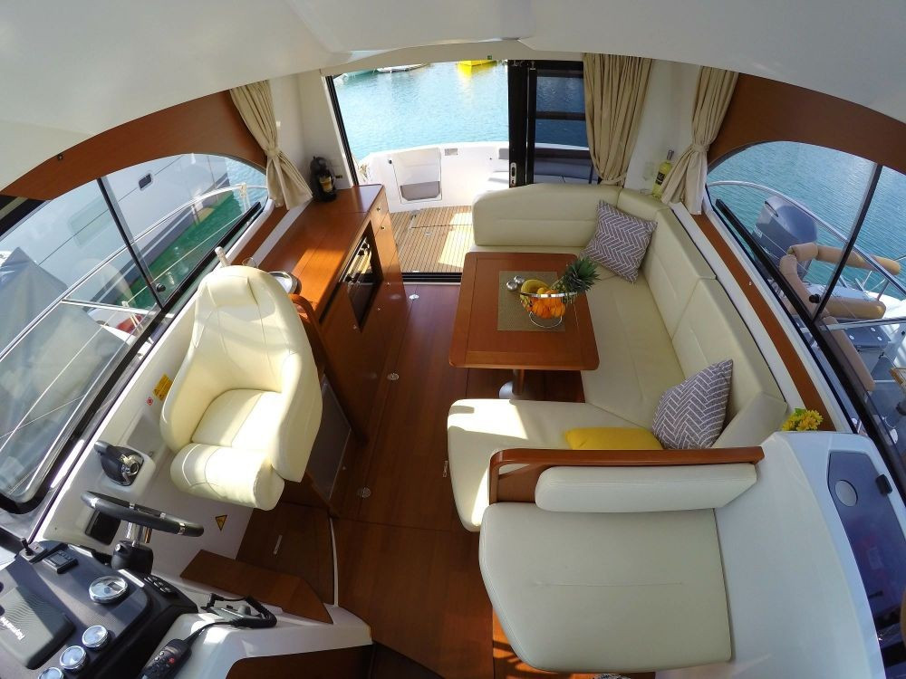 Yacht BENETEAU - Antares 30 fly "Lumar"