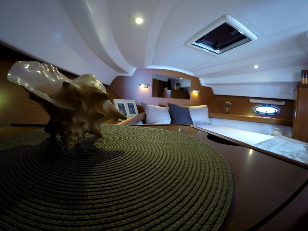 Yacht BENETEAU - Antares 30 fly "Lumar"