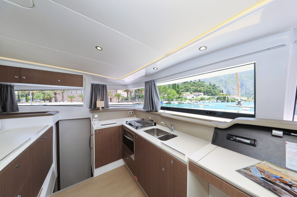 Yacht CATANA - Bali 4.1 "Avaler"