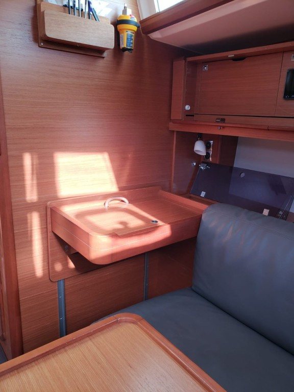 Yacht DUFOUR - 460 Grand Large "Catch The Wind"