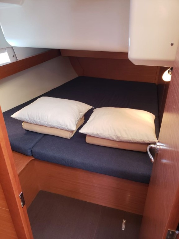 Yacht DUFOUR - 460 Grand Large "Catch The Wind"