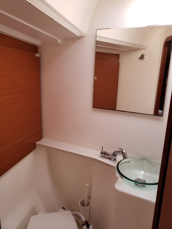 Yacht DUFOUR - 460 Grand Large "Catch The Wind"