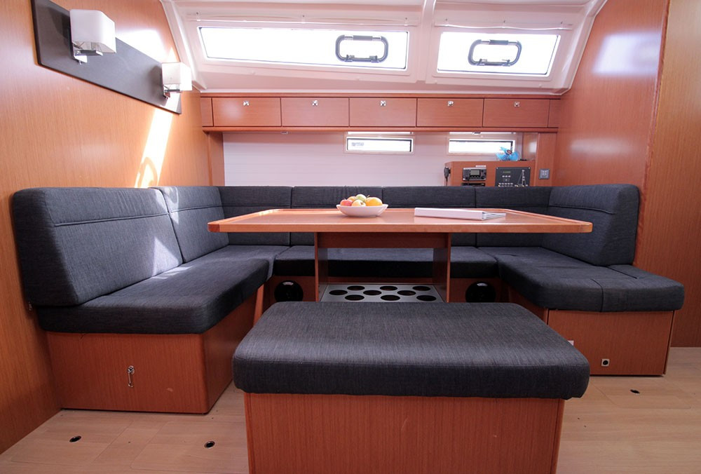 Yacht BAVARIA - Cruiser 46 "Lucy Ball"