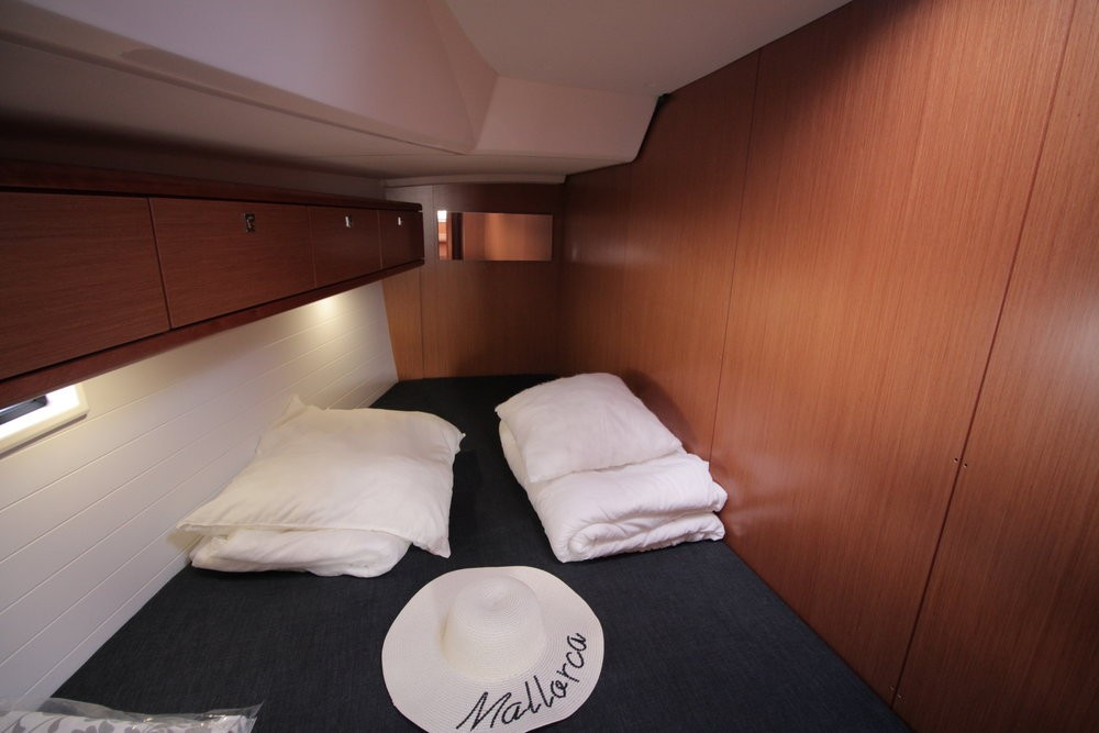 Yacht BAVARIA - Cruiser 46 "Lucy Ball"