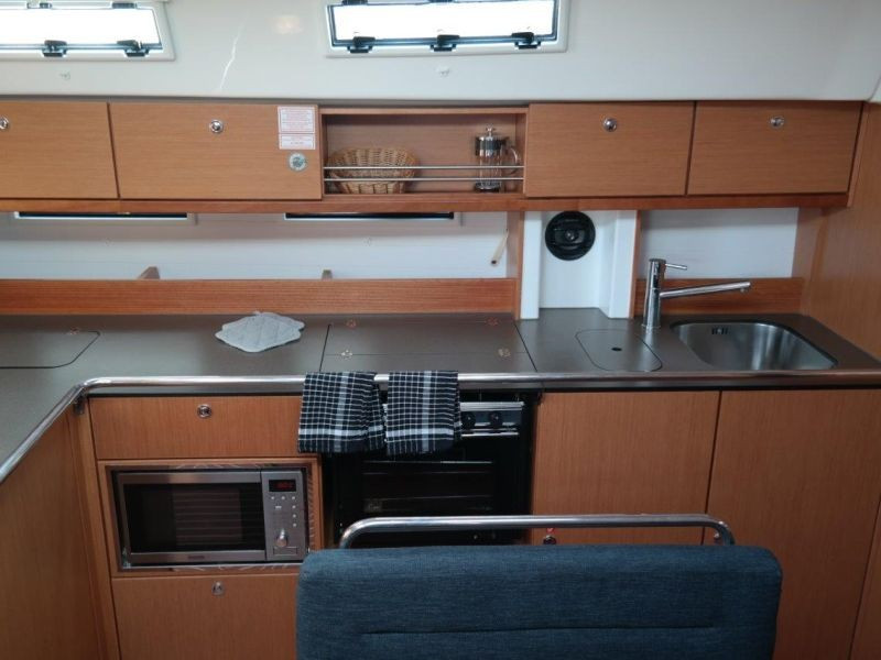 Yacht BAVARIA - Cruiser 45 "Alena"