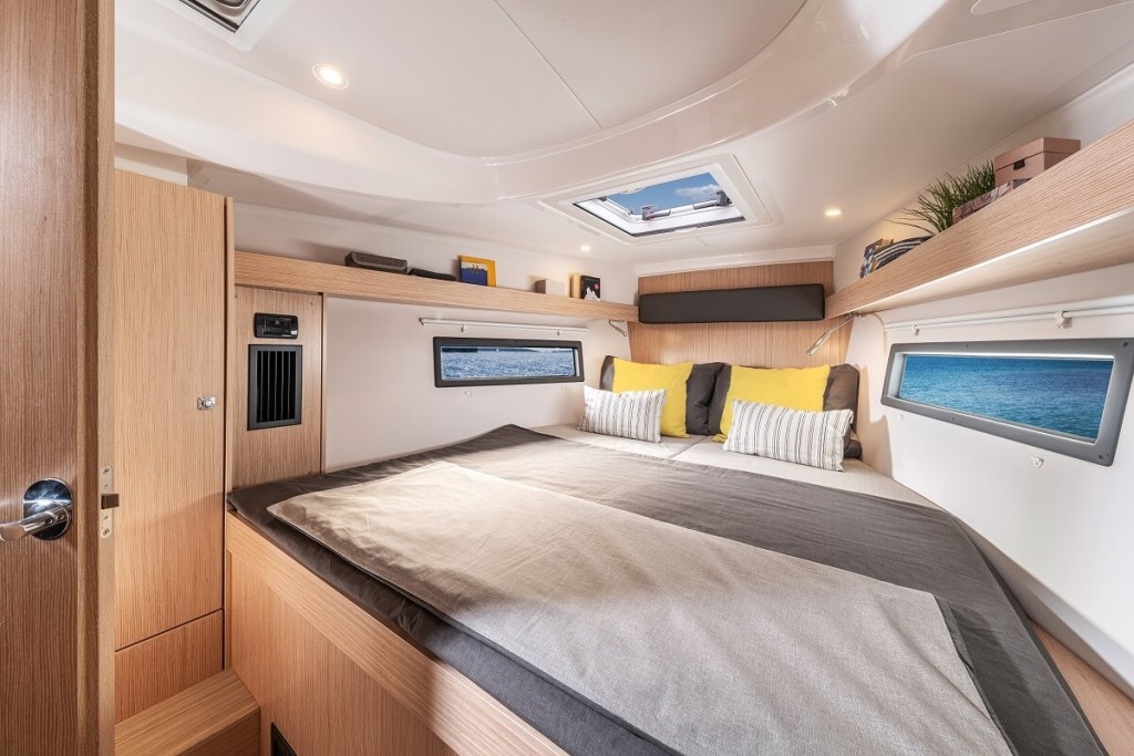 Yacht BAVARIA - C38 "Alaia"