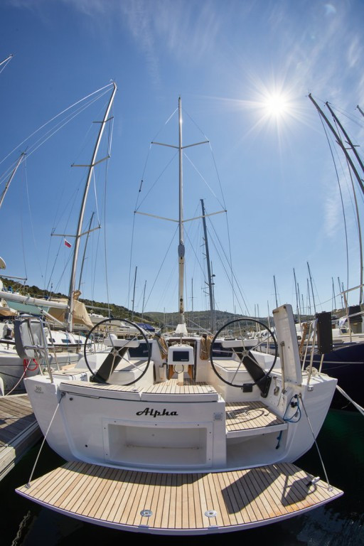 Yacht DUFOUR - 360 Grand Large "Alpha"