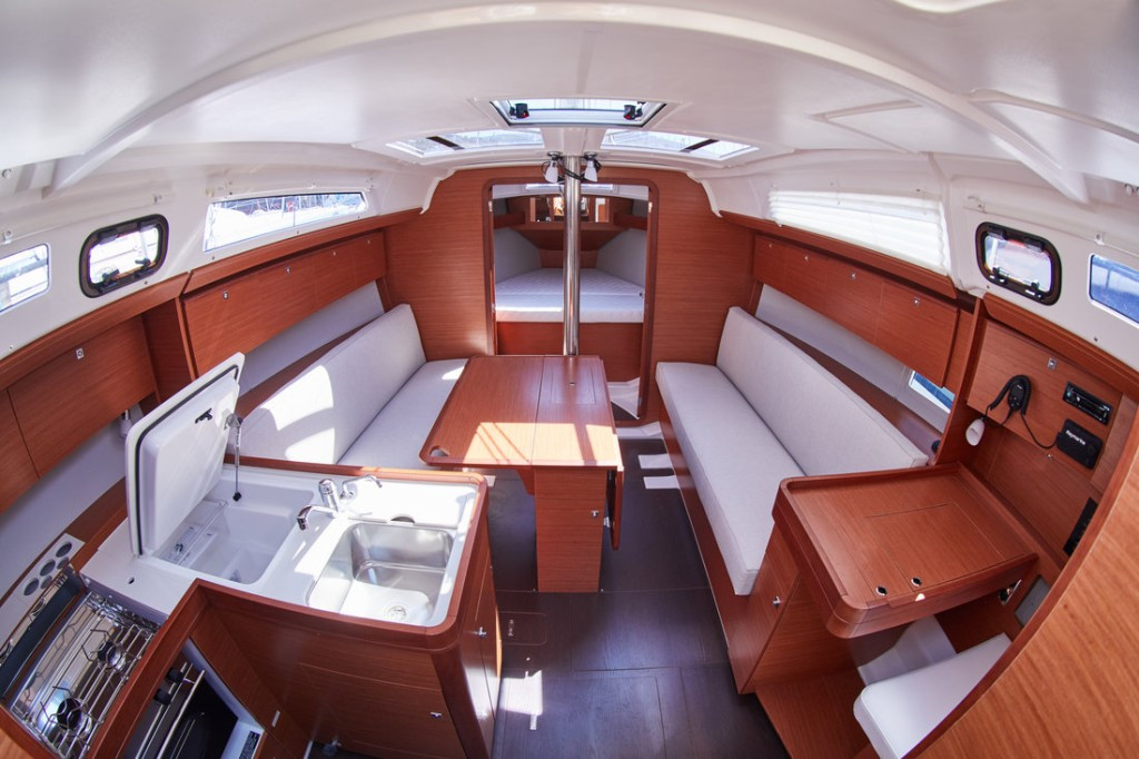 Yacht DUFOUR - 360 Grand Large "Alpha"