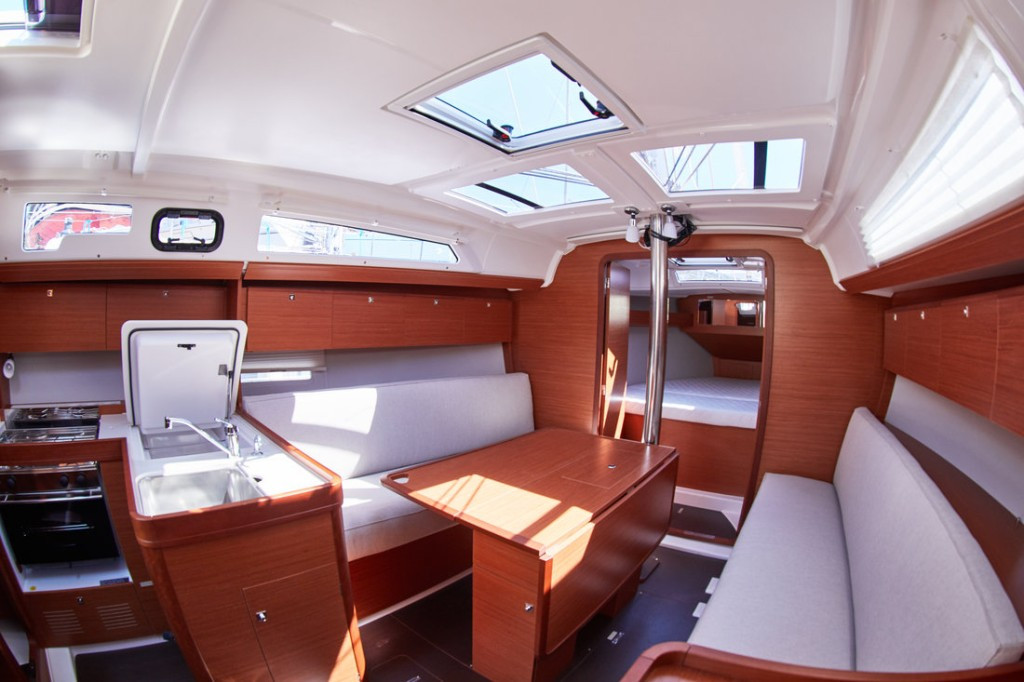 Yacht DUFOUR - 360 Grand Large "Alpha"