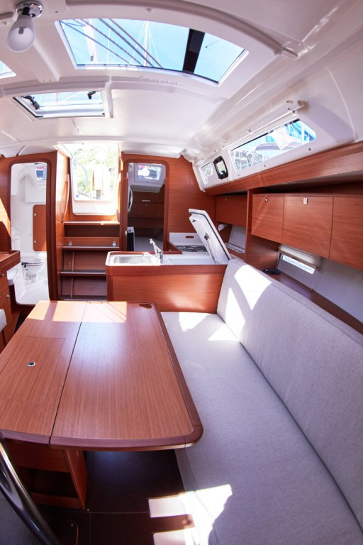 Yacht DUFOUR - 360 Grand Large "Alpha"