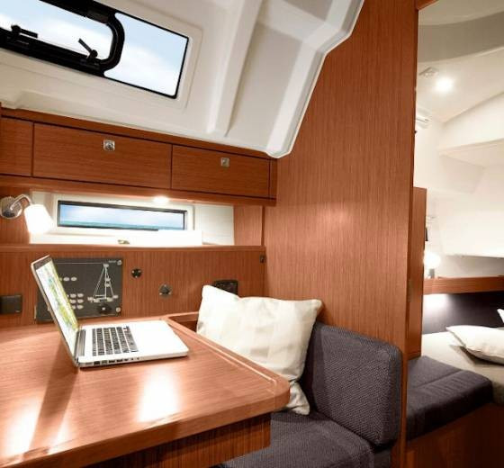 Yacht BAVARIA - Cruiser 41 "Sapphire"