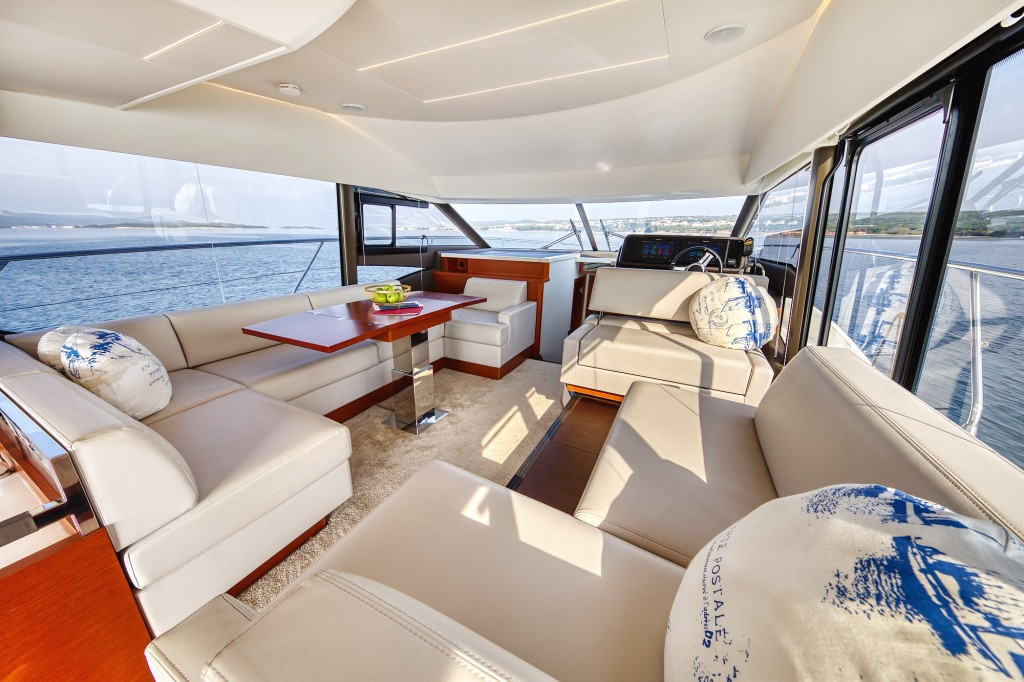 Yacht JEANNEAU - Prestige 520 Flybridge "Aphrodite"